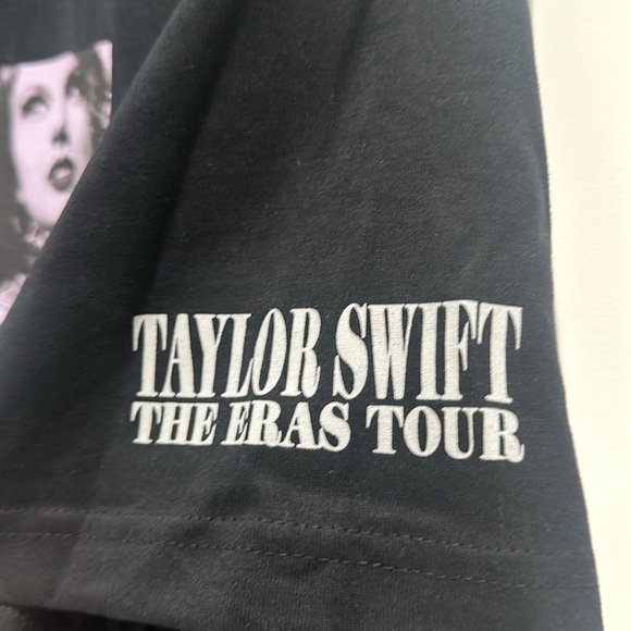 New Taylor Swift The Eras Tour black tshirt  2023-2024 - Picture 5 of 5